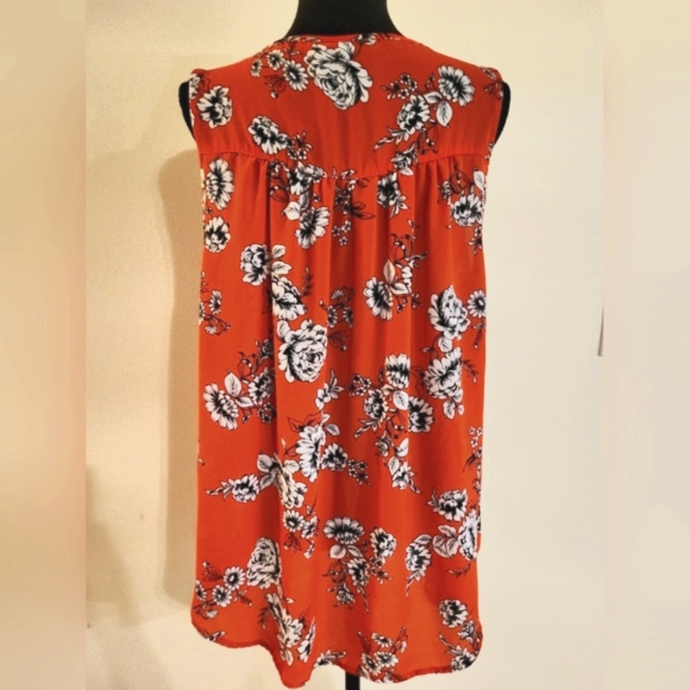 TORRID Red, Black, & White Floral Sleeveless Top (Torrid Size 0/Large) - Picture 8 of 15